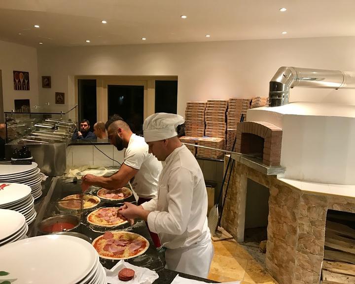Ristorante-Pizzeria Cortina